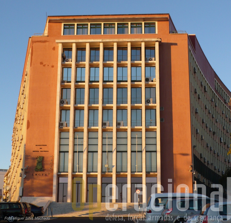 Do velho edificio do Restelo espera-se que saia nova legislação para a Defesa Nacional e Forças Armadas