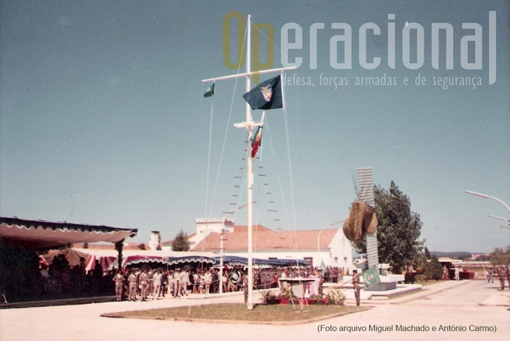 3JUL1968: aspecto geral da Tribuna-de-Honra durante a cerimónia de inauguração do "MONUMENTO AOS MORTOS EM COMBATE".