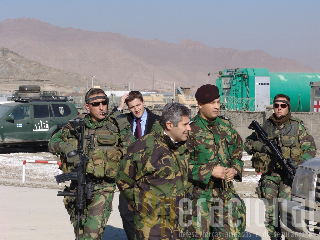 A Equipa de Protecção Pessoal durante a visita a Cabul de Severiano Teixeira, Ministro da Defesa Nacional.