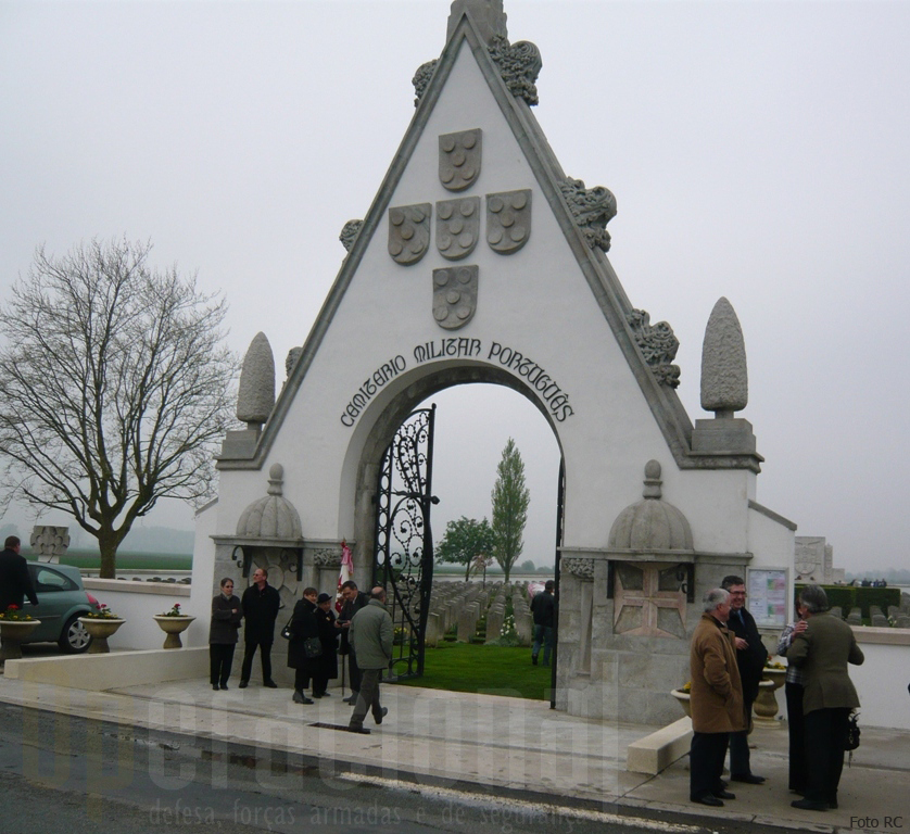 18ABR09/Richebourg(França): entrada do Cemitério Militar Português.