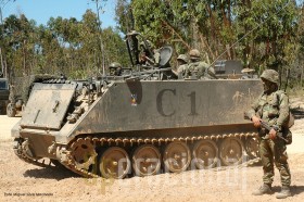 Este M113 da Compannhia de Engenhara da BrigMec está armado com uma ML MG3 7,62mm instalada num suporte pouco usual