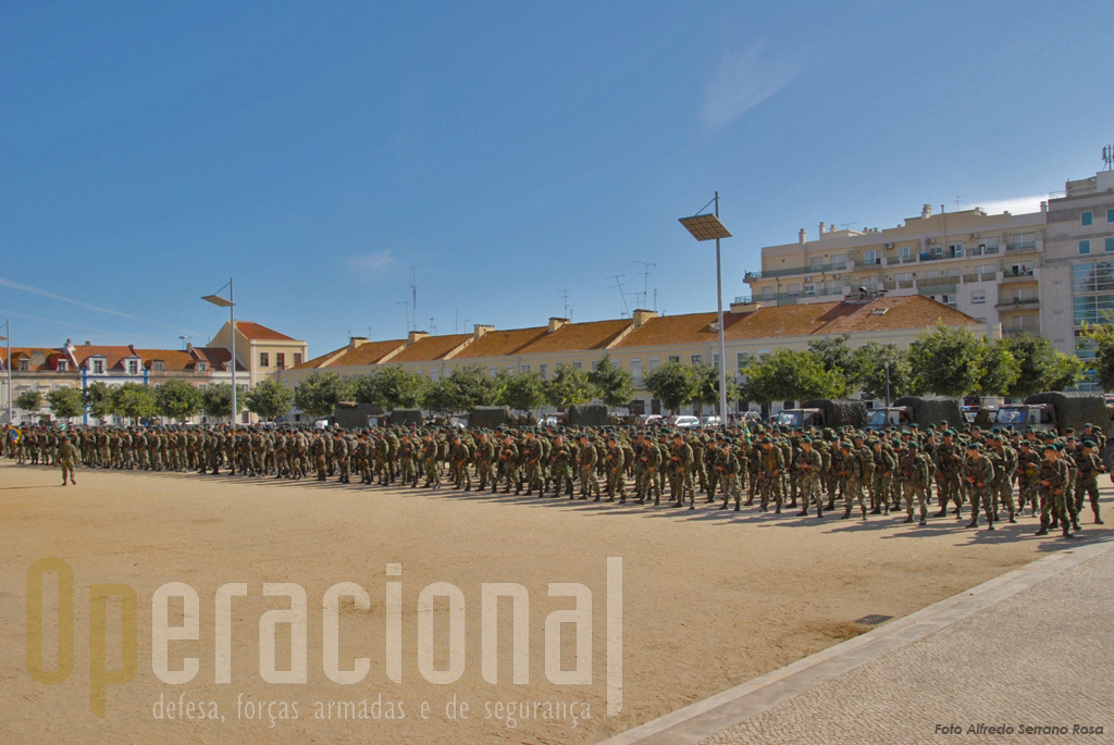 O 2º Batalhão de Infantaria Pára-quedista, entra agora na fase de "stand-by" ao serviço da NATO para eventual emprego operacional, desde que o poder politico em Portugal o autorize.