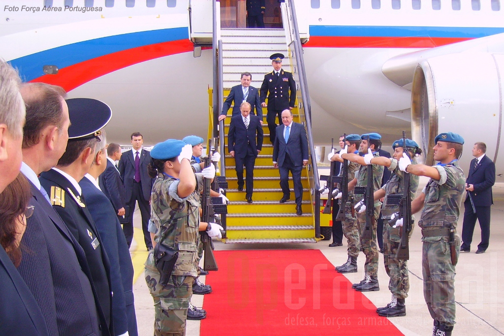 Visita do então Presidente Putin a Portugal. A Policia Aérea não só prestou Honras Militares como...