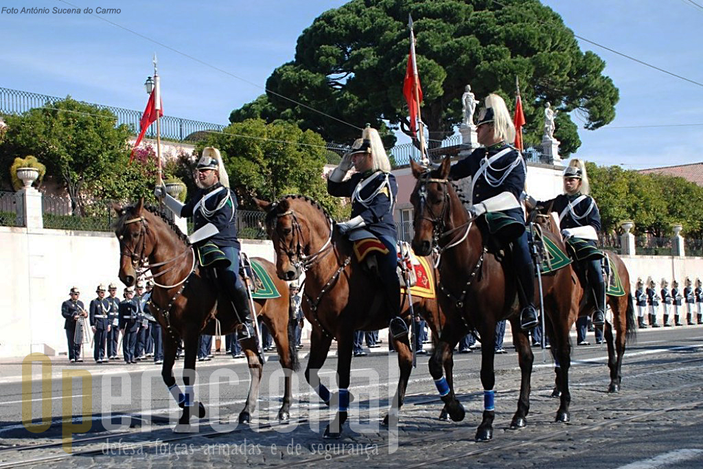 A cavalaria da GNR assegura missões de grande visibilidade pública em actos ligados às Honras de Estado mas também mantém a capacidade manutenção de ordem pública