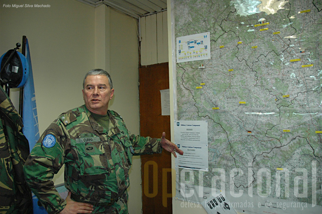 Antes de comandar a BrigRR Raul Cunha chefiou os Oficiais de Ligação Militares da UNMIK no Kosovo de 2005 a 2007