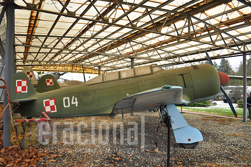 O avião de instrução JAK-11 utilizado pela Força Aérea Polaca entre 1949 a 1962.