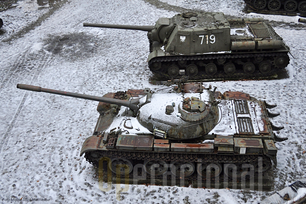 O T-55 um dos mais usados carros de combate  usados no mundo no período da "Guerra-Fria".