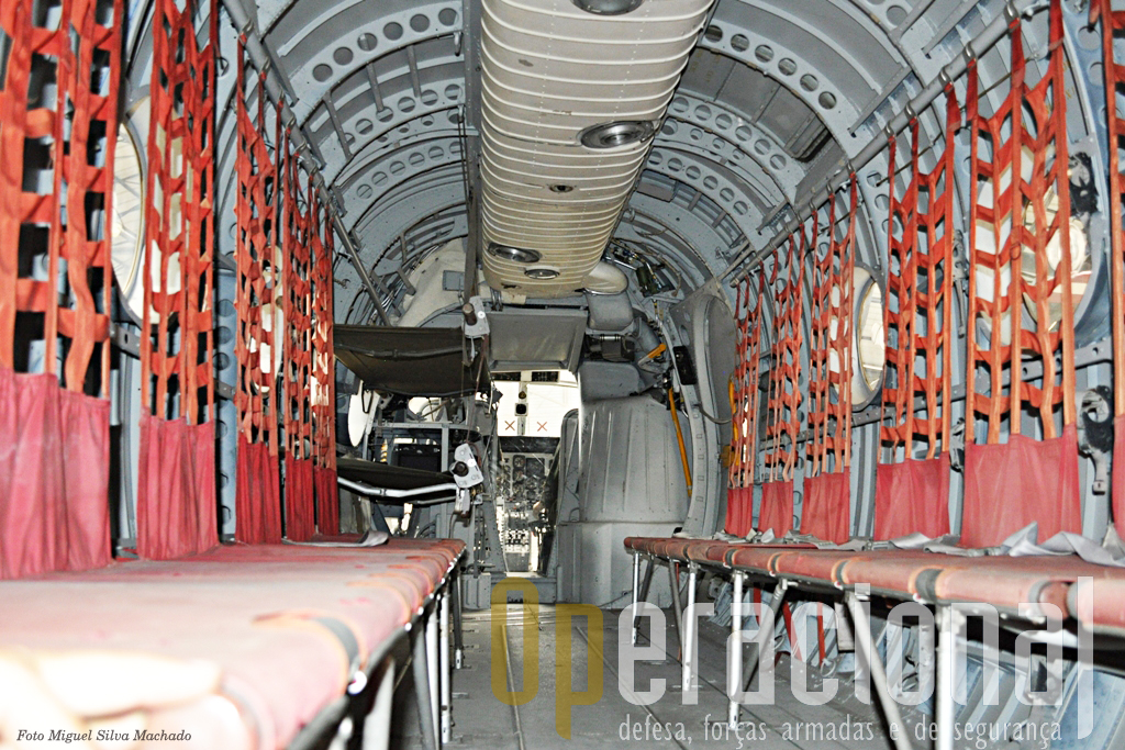 No interior da fuselagem podia transportar 20 passageiros e tinha uma autonomia de um pouco mais de 2 horas.