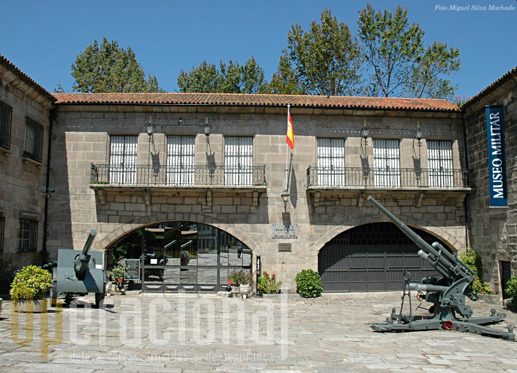 O Museu Militar Regional da Corunha, na cidade, integra muitos elementos museológicos dedicados à artilharia e fortficação da costa...