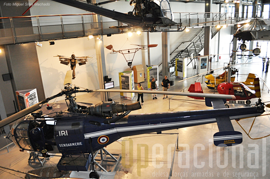 O "hall" dos helicópteros e outros dispositivos de voo vertical. 