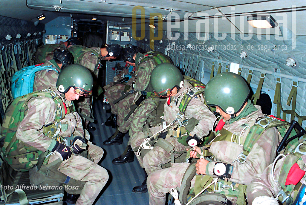 Um Destacamento de SOGA (Saltadores Operacionais a Grande Altitude) da Companhia de Forças Especias da Brigada de Pára-quedistas Ligeira do Corpo de Tropas Pára-quedistas.