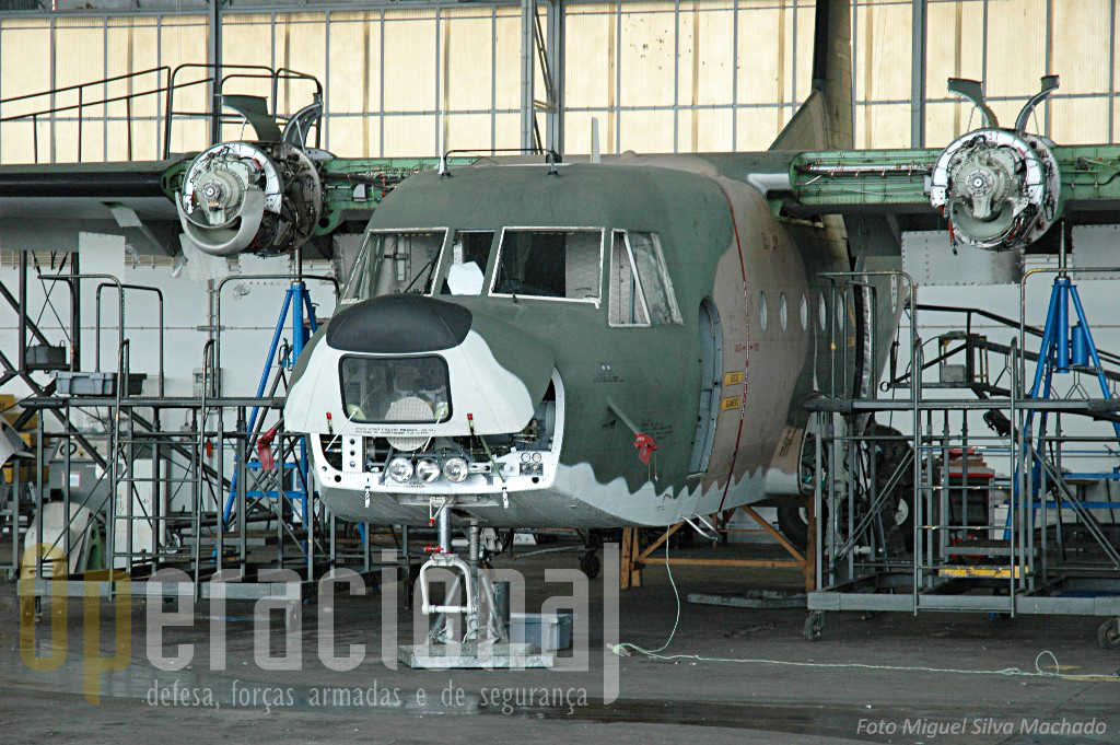 Desde a chegada dos C-295M que os C-212 deixaram de ser submetidos a grandes reparações. As horas disponiveis são usadas até ao fim e depois...