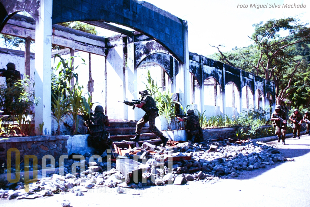 A destruição deixada em Dili era realmente enorme. Algumas dessas ruínas foram utilizadas para exercicios. Diversas operações reais decorreram em áreas urbanas.