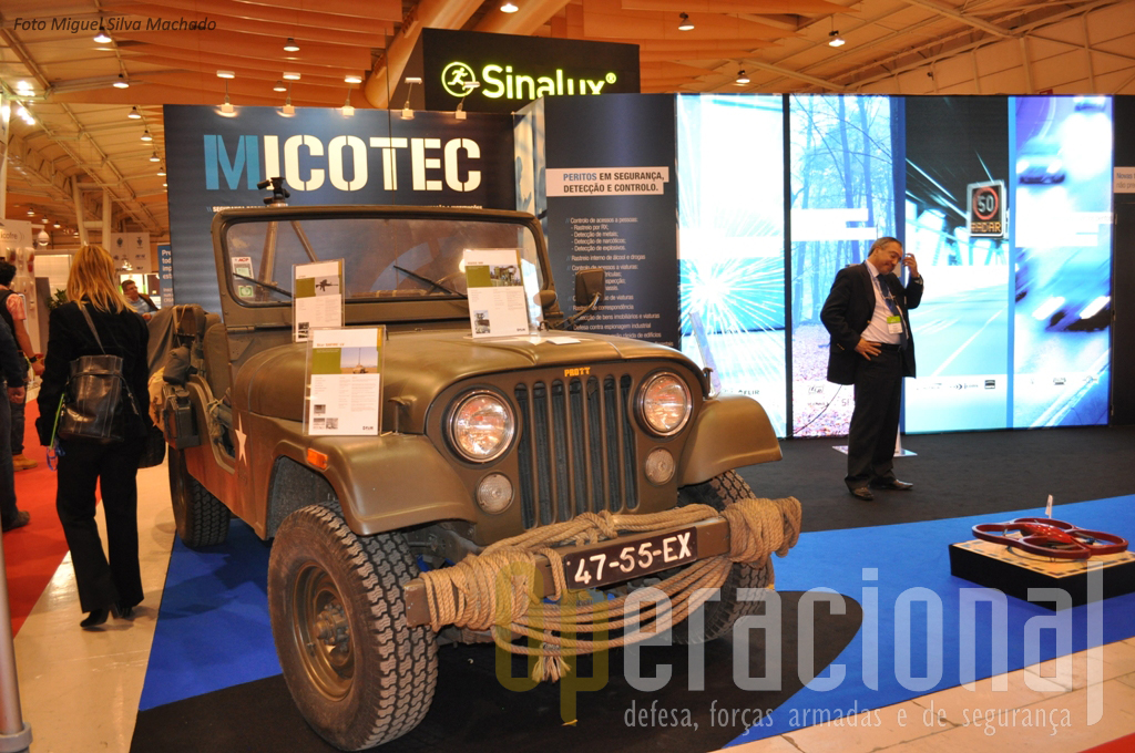 Esta firma que representa vários equipamentos militares "de ponta", optou por apresentar em Lisboa um clássico, o Jeep CJ 6.