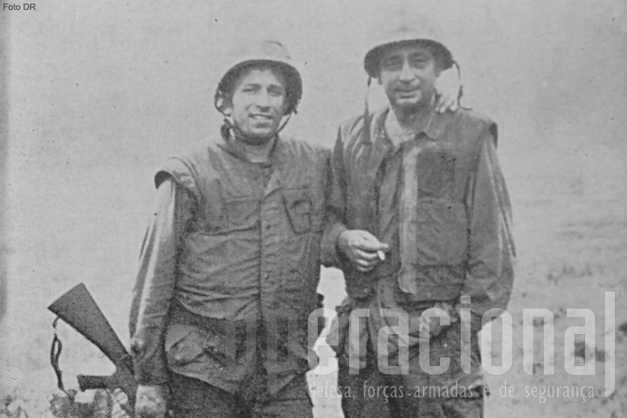 José da Câmara Leme (à direita) no Vietname em 1968, acompanhado por Domingos Pereira um oficial luso-americano.