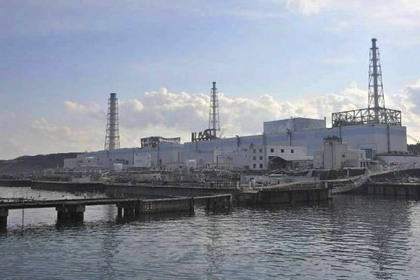 A central nuclear de Fukushima I em 31 de Março de 2011 (Foto Ministério da Defesa do Japão).