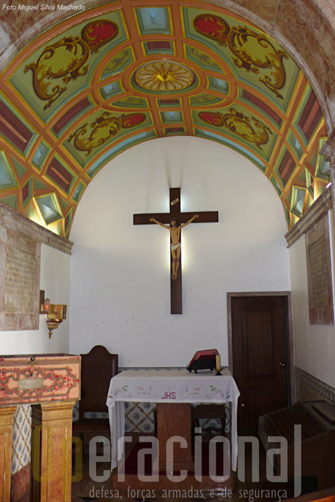 A pequenissima capela esta muito bem preservada.