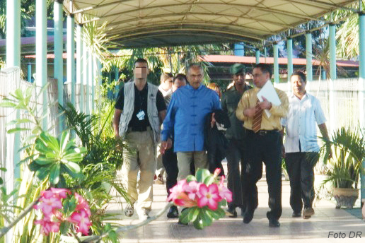 O Soldado GNR Bruno Quintão está hoje em Timor-Leste e aqui, junto ao Presidente Ramos Horta, cumpre mais umas missões para que foi treinado.