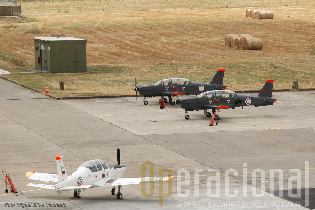 A Esquadra 101 - "Roncos" e os seus Aerospatiale Epsilon-TB 30 estão sediados na Granja do Marquês, junto á Academia da Força Aérea e ao Museu do Ar.