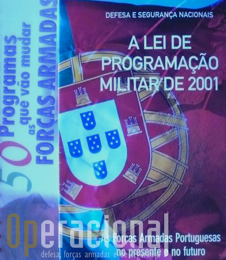 Capas das brochuras de 2001 e 2003.