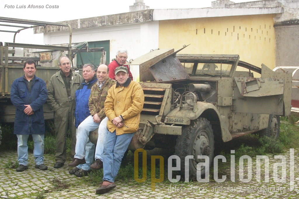 24.	Uma “equipa de contacto” da Associação Portuguesa de Viaturas Militares deitou mãos à obra neste “White M3A1 4x4” e ajudou o Museu Militar de Elvas a iniciar o trabalho de reparação que ainda está em curso. 