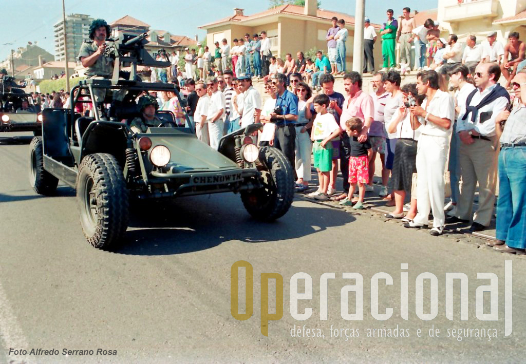 Desfile militar do "Dia da Força Aérea" na cidade do Porto em 30 de Junho de 1991,foi a primeira apresentação pública das FAV.