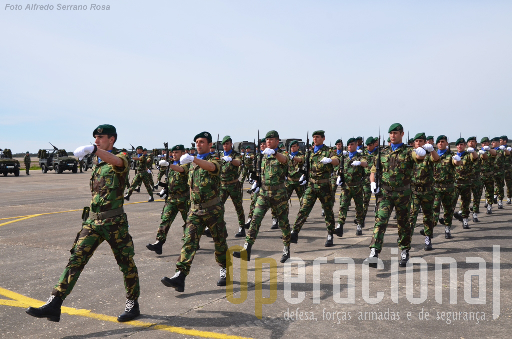 Nos próximos 6 meses caberá a estes militares representar Portugal na força multinacional que a NATO mantém no Kosovo.