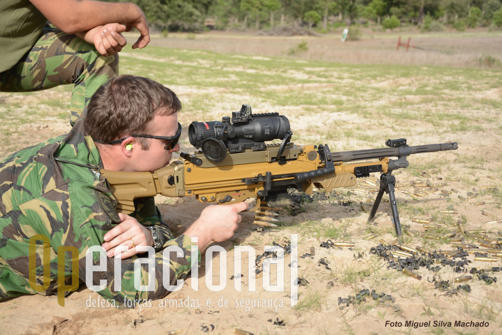 A HK 121 / MG 5 em calibre 7.62mm, pode ser uma boa opção para substituir em Portugal as armas deste tipo em serviço e cujas capacidades já não são comparáveis.