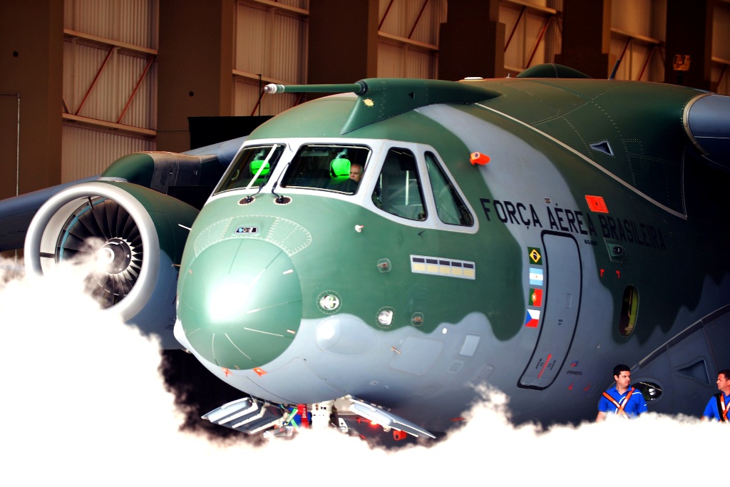 O KC-390 é uma aposta forte da EMBRAER olhando para o mercado mundial deste tipo de aeronaves. Portugal pode ser uma dos compradores, mas não se sabe a opinião da Força Aérea sobre o assunto.
