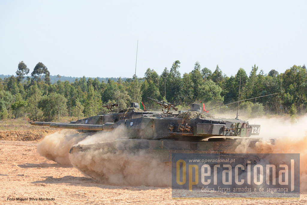 Os carros de combate Leopard 2A6 estão entre os meios militares mais potentes ao dispor das nossas Forças Armadas.