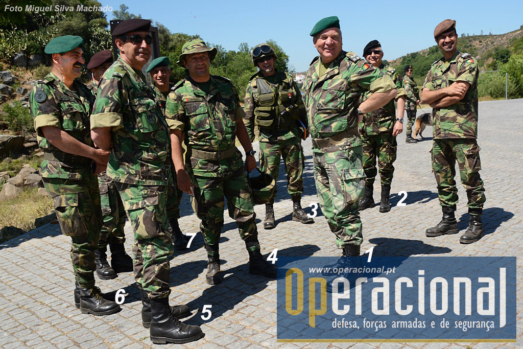 O comandante do Exército, General Carlos Jerónimo (1), acompanhou o exercício juntamente com o Comandante da Forças Terrestres, Tenente-General Faria Menezes (4), os comandantes das três brigadas do Exército, MGen Aguiar Santos (5) da BrigInt,  MGen Nunes da Fonseca (3), da BrigMec e MGen Cardoso Perestrelo (6) da BrigRR, o seu chefe de gabinete, MGen Ribeiro Braga (2) e do MGen Pires da Silva (7).