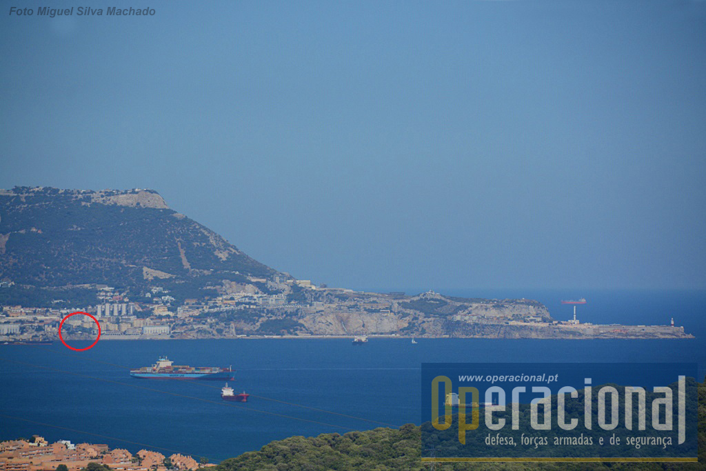 A "Napier of Magdala Battery" vista dos arredores de Algeciras.