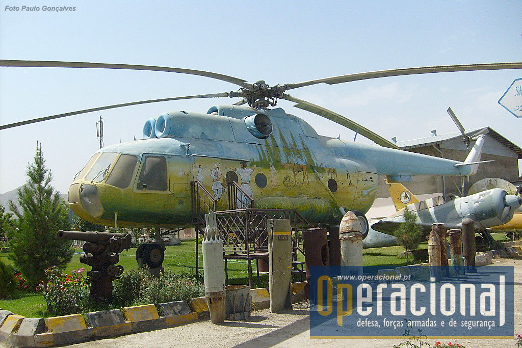 O MI 8 fabricado na antiga URSS é um dos mais conhecidos helicópteros do mundo. Mais de 50 países o usaram ou usam, e terão diso produzidos desde os anos 60 até à actualidade - várias versões - cerca de 17.000 e a produção continua. No Afeganistão versões mais recentes continuam em serviço.