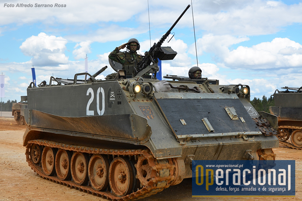 O veterano " M113", no Exército Português designado "Auto Blindado Lagartas TP 12 M113A1/2 M76 a 90"