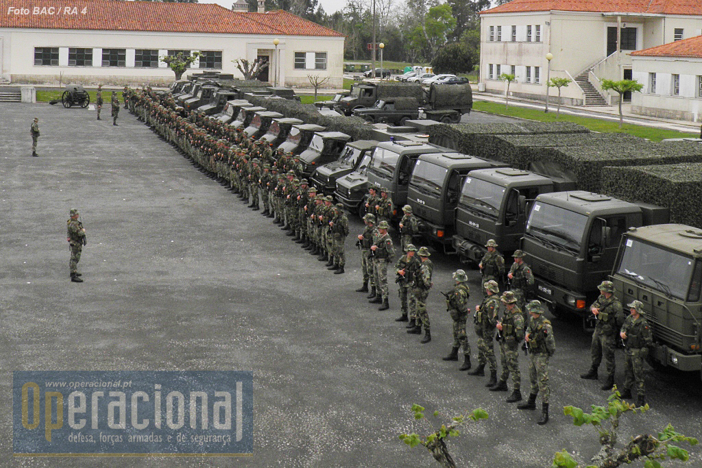 São 120 militares que de Julho a Outubro de 2016 serão a face visível de Portugal na Lituânia. Felicidades e sorte!
