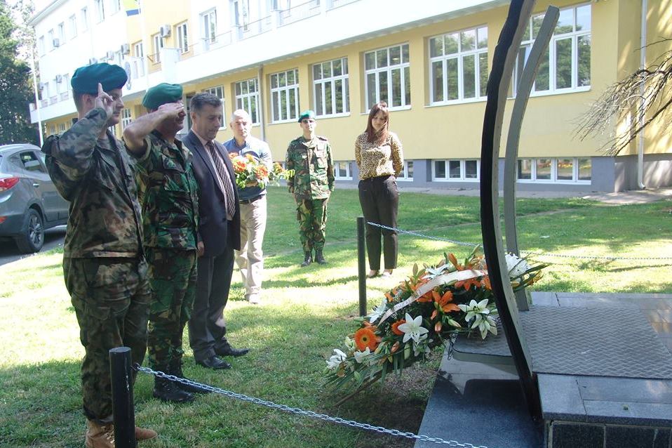Cerimónia em Doboj em memória dos militares portugueses falecidos na Bósnia e Herzegovina (Foto 2.ºBIPara)