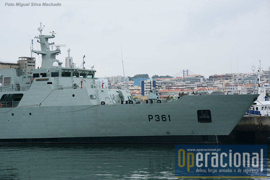 Cais 5 da Base Naval de Lisboa, no Alfeite, o NRP FIGUEIRA DA FOZ , 21 de Outubro de 2016. 